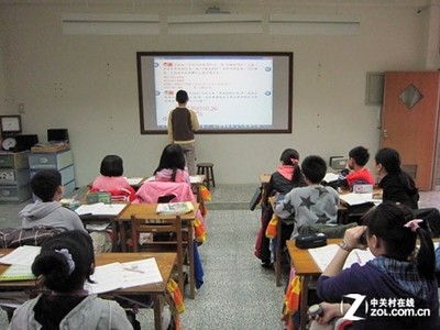 從拳打腳踢到智能互動(dòng) 教育設(shè)備演進(jìn)與幻燈投影設(shè)備市場變遷